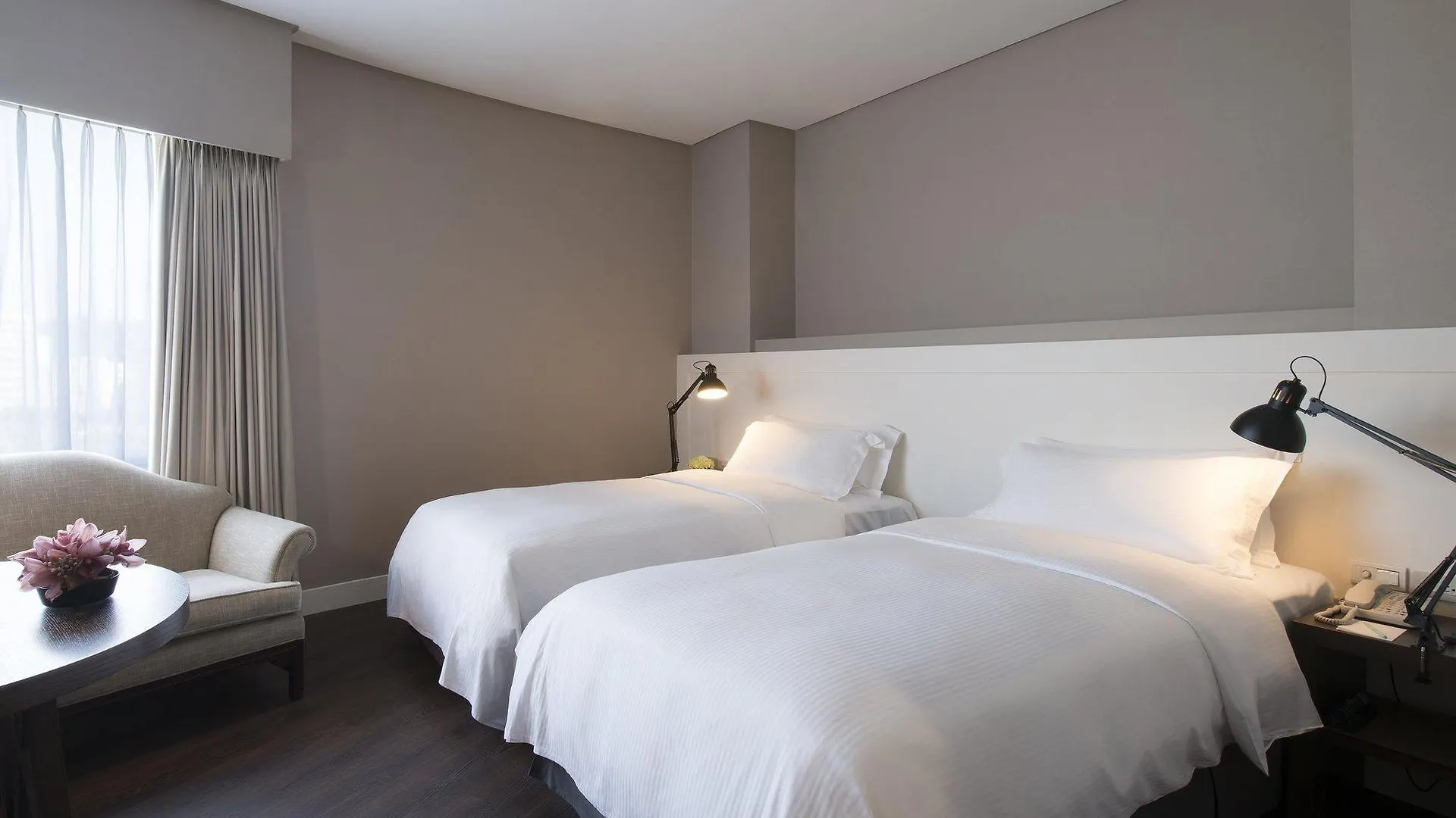 מלון דירות קנברה Pinnacle Apartments
