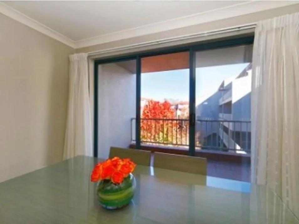 קנברה Pinnacle Apartments מלון דירות