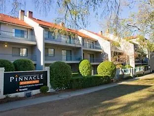 קנברה Pinnacle Apartments