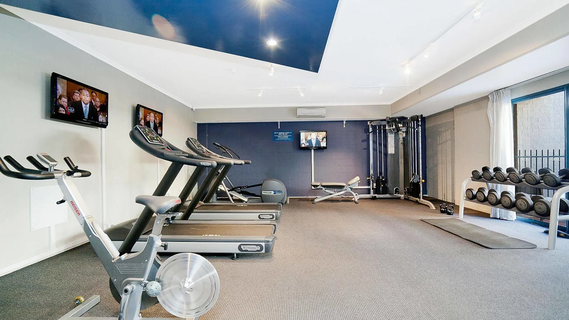 קנברה Pinnacle Apartments 4*,  אוסטרליה